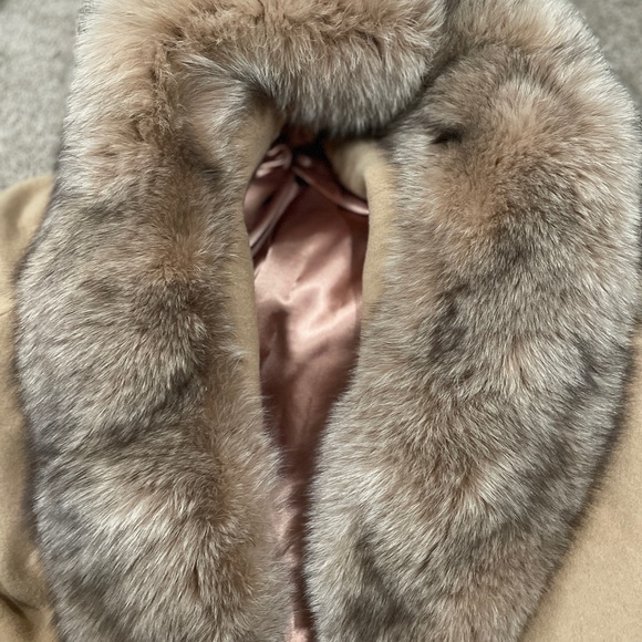 Our camel hair Nordstrom Gallery Fur Coat size 8 - Picture 9 of 9